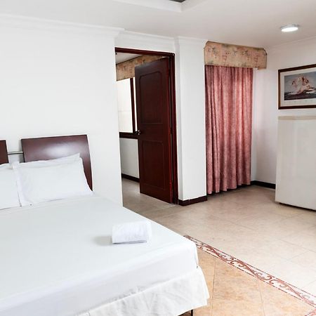 Hotel Plaza Las Americas كالي المظهر الخارجي الصورة
