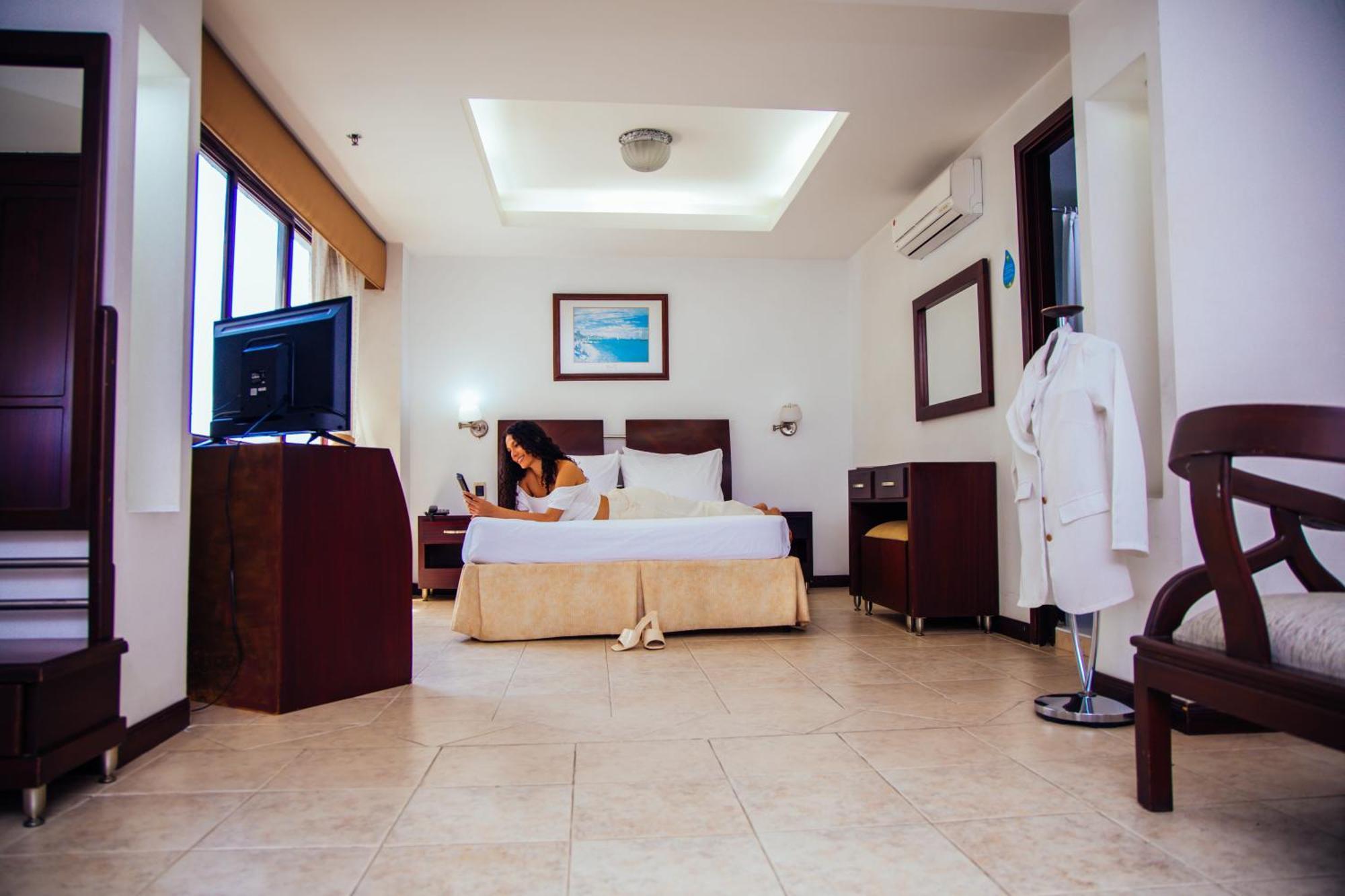 Hotel Plaza Las Americas كالي المظهر الخارجي الصورة