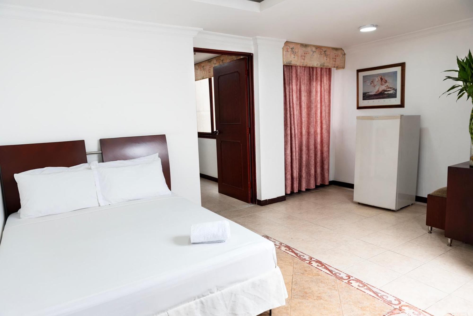 Hotel Plaza Las Americas كالي المظهر الخارجي الصورة