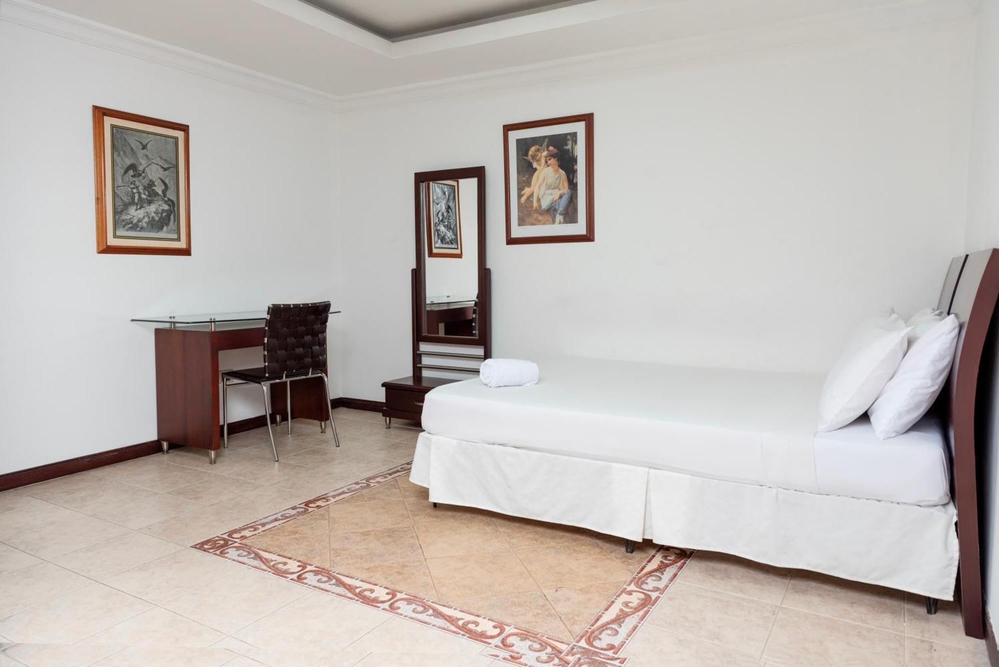 Hotel Plaza Las Americas كالي المظهر الخارجي الصورة